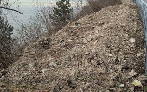 Teren intravilan 1050mp 48ml  front la Dunare Svinita -Mehedinti
