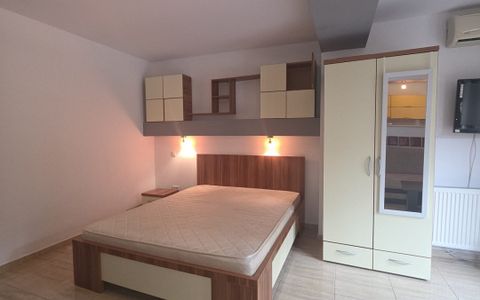 Mamaia Nord -Garsoniera cu curte proprie si loc de parcare
