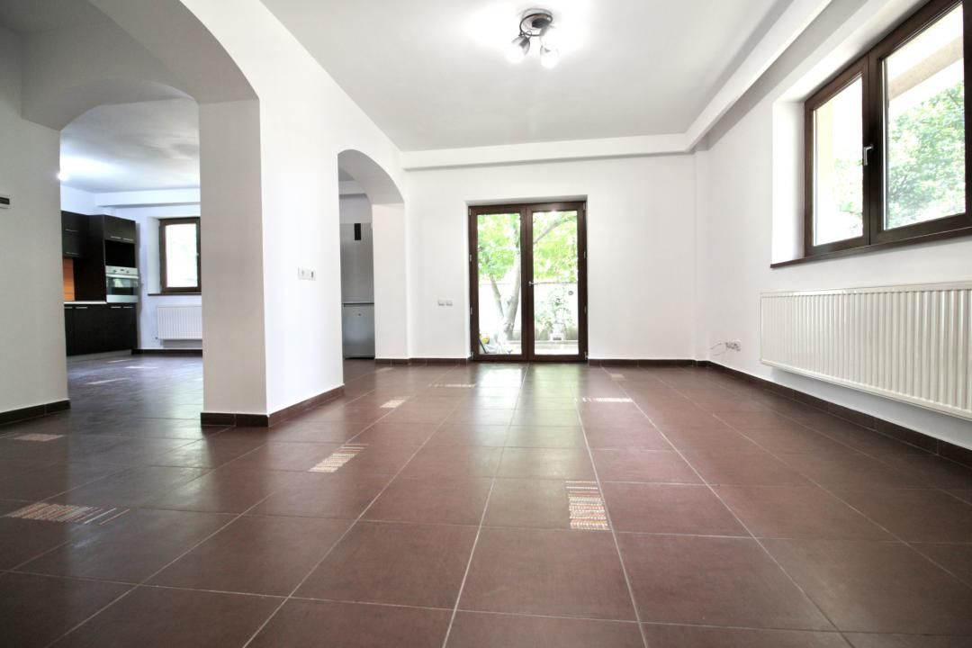 PRELUNGIREA GHENCEA-LIDL, APARTAMENT IN VILA 2010, CURTE 300 MP SI PARCARE! – fotografia 2 din 34