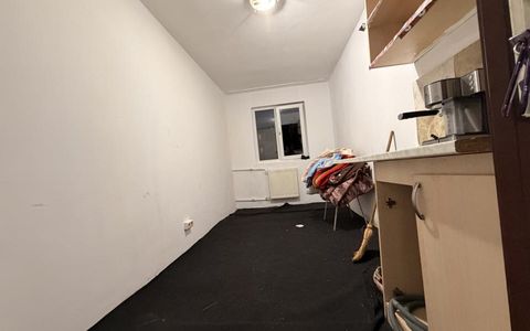 Garsoniera 12 mp, etaj 3  ideala pentru investitie - Buziasului