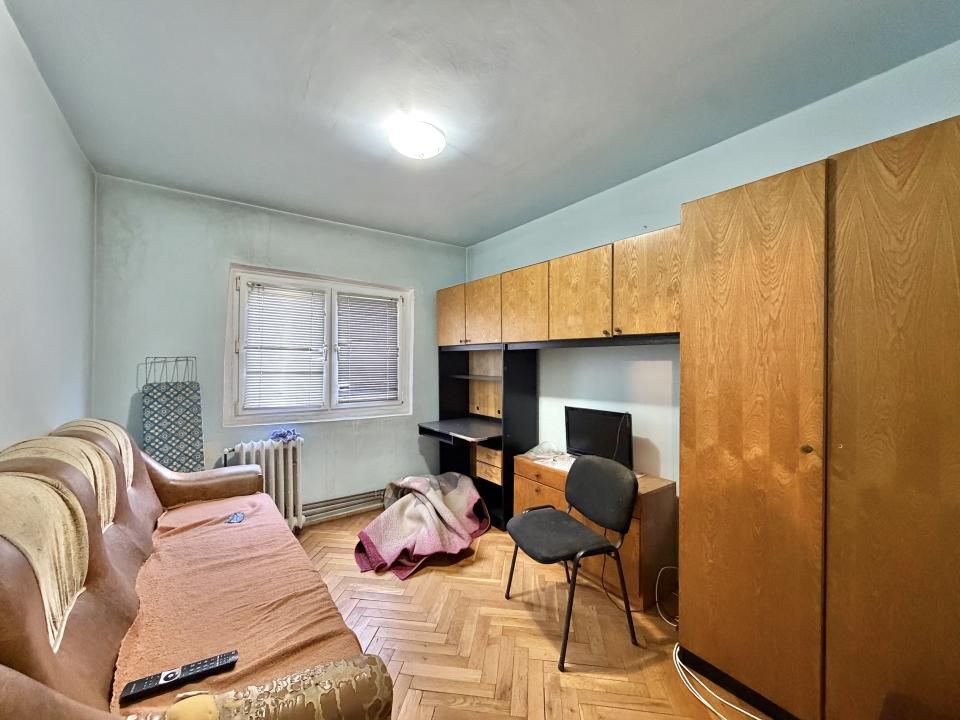 Apartament 4 camere, decomandat, etaj 1, zona Dambovita – fotografia 5 din 15