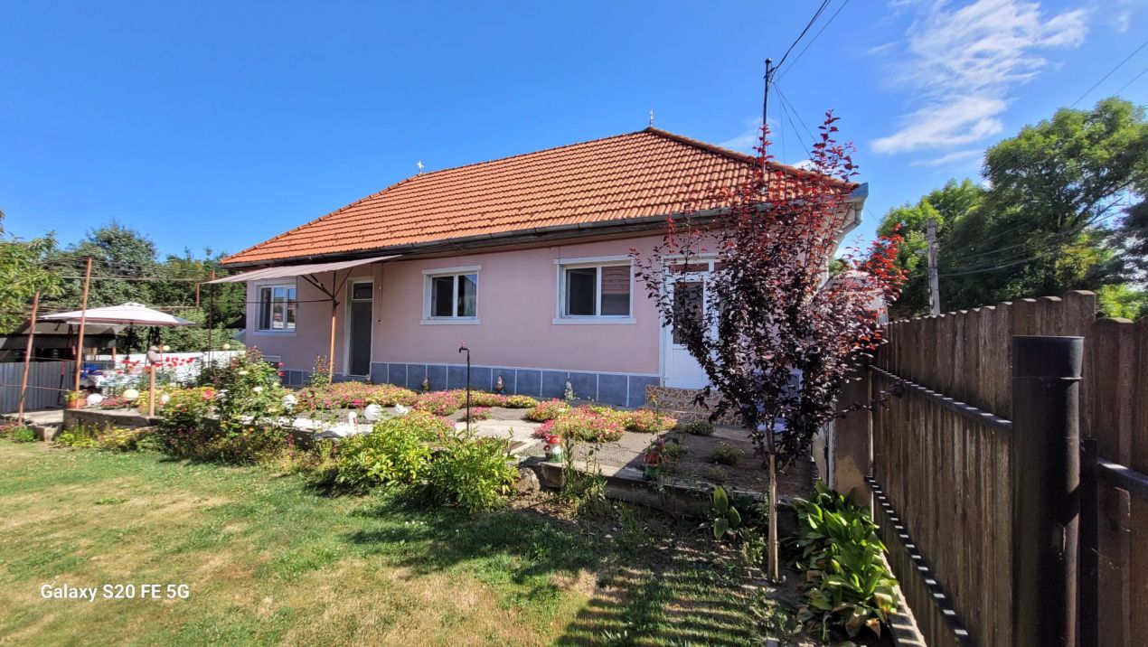 Casă de vânzare Reghin zona centrală cu 6 arii teren – fotografia 1 din 11