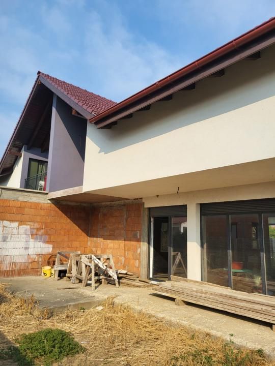 Duplex 4 camere, 154 mp utili, 19 mp terasa, 333 mp teren -Sag – fotografia 1 din 14