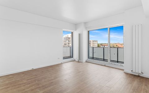 Apartament decomandat cu bucatarie inchisa, luminos, piscina Mamaia Sat