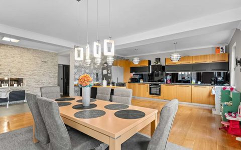 Casa de vanzare 203mp , teren 354 zona : Manastur