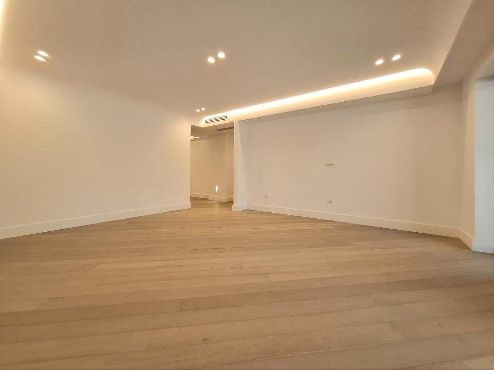 3 Camere | 103 MP | Terasă 13 MP | Cortina 126 | Erou Iancu Nicolae – fotografia 8 din 10