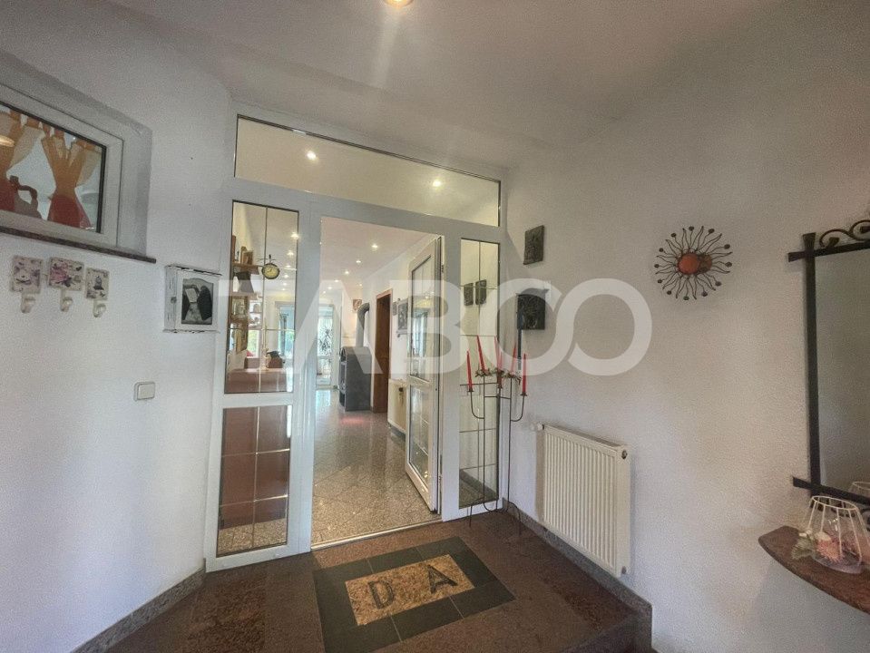 Casa deosebita  de vanzare 453 mp utili si curte 528 mp in Avrig – fotografia 26 din 32