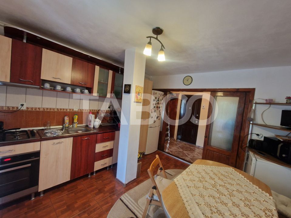 Apartament decomandat 2 camere mobilat si utilat Turnisor – fotografia 5 din 10