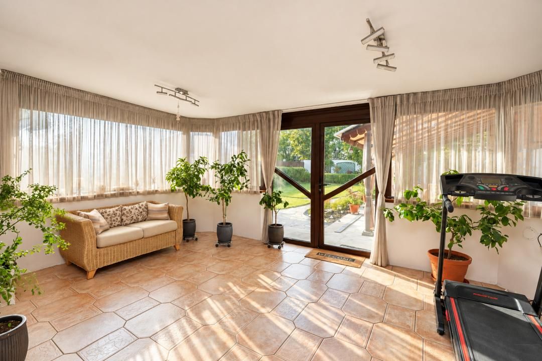 Vilă 8 Camere | 428 MP | Teren 703 MP | 4 Garaje | Voluntari – fotografia 26 din 27