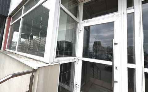 Spatiu Comercial 110 mp Vitrina la Bulevard CETATE Stadion 2 Accese fata spate