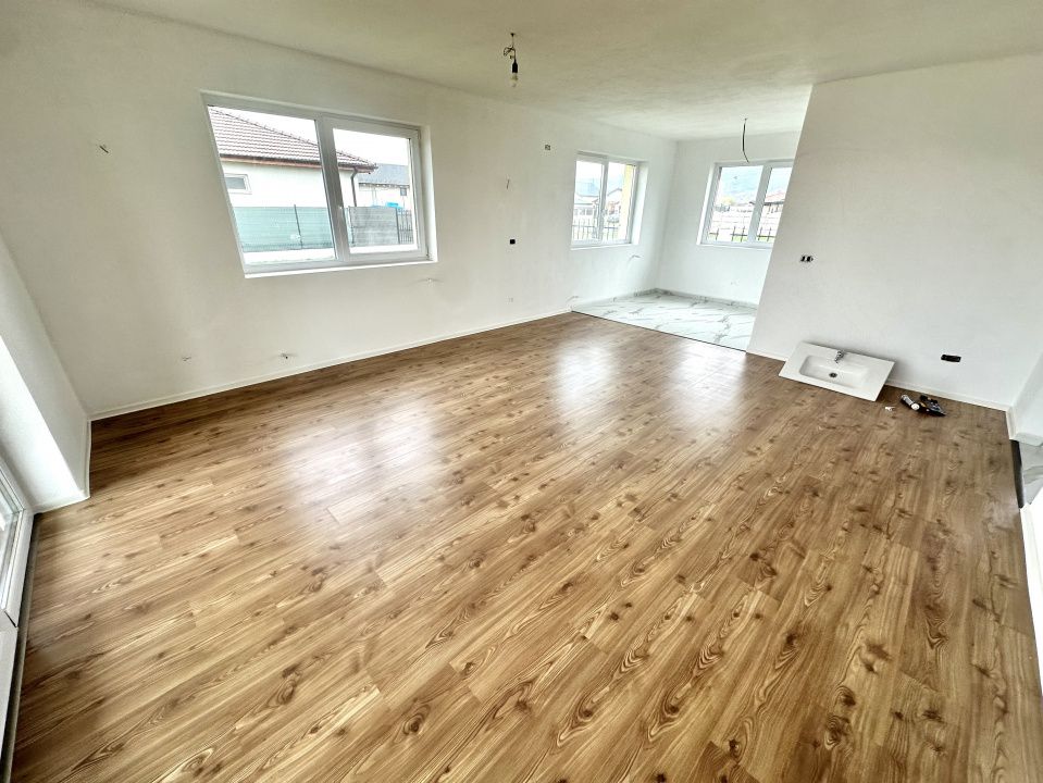Casa NOUA 3 Camere 2 Bai Terasa 20 mp Teren 500 mp FInisata Cheie – fotografia 14 din 24