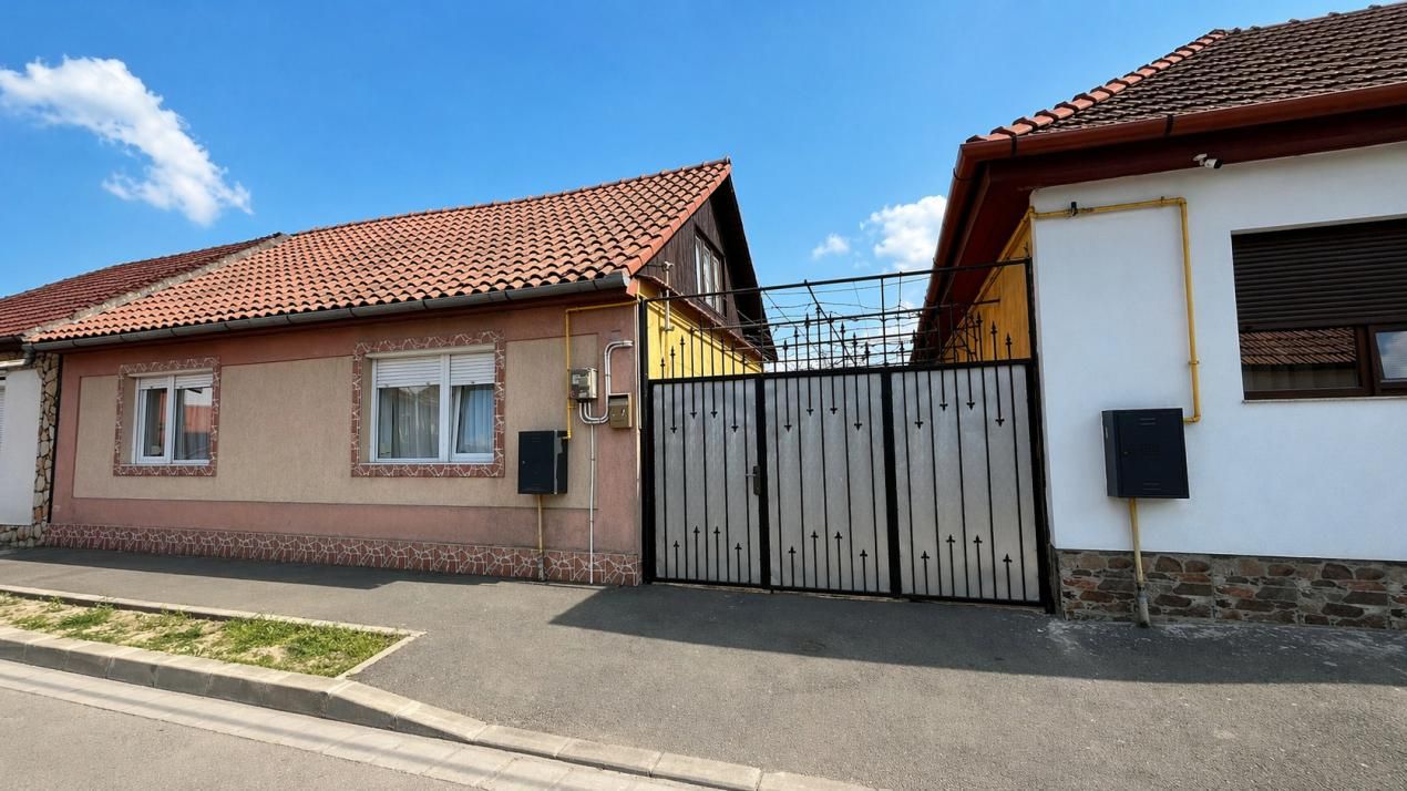 Casa cu 3 camere de vanzare in Oradea, zona Gutenberg – fotografia 1 din 20