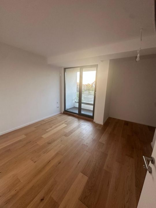 Vilă de vânzare pe malul lacului | in zona Mamaia Nord | 0% Comision – fotografia 3 din 23