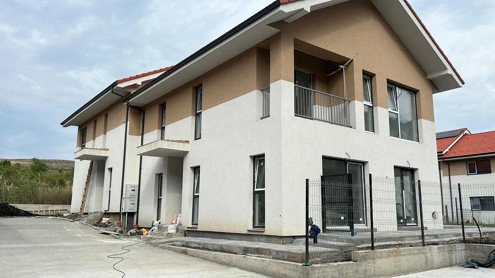Duplex, 118 mp utili, teren 550 mp | intrare în Chinteni – fotografia 1 din 6