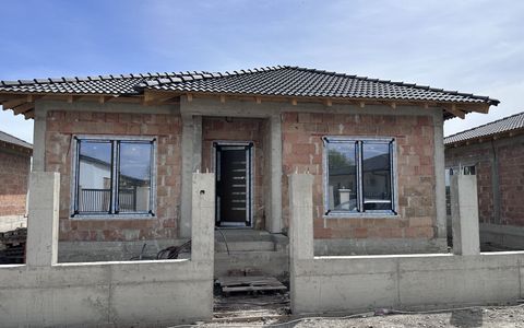 Casa cu 4 camere finisata la cheie de vanzare Alba Iulia cu toate utilitatiile