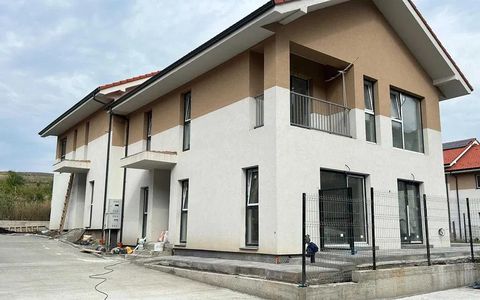 Duplex, 118 mp utili, teren 550 mp | intrare în Chinteni