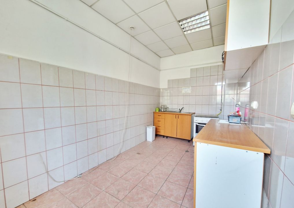 Casa pentru birouri, curte generoasa si 10 parcari zona Paris – fotografia 14 din 22