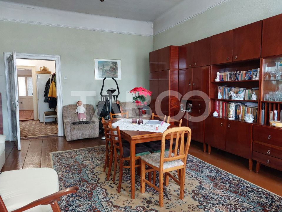 Casa si curte pretabila pentru 2 familii 980 mp teren liber Cisnadie – fotografia 14 din 32