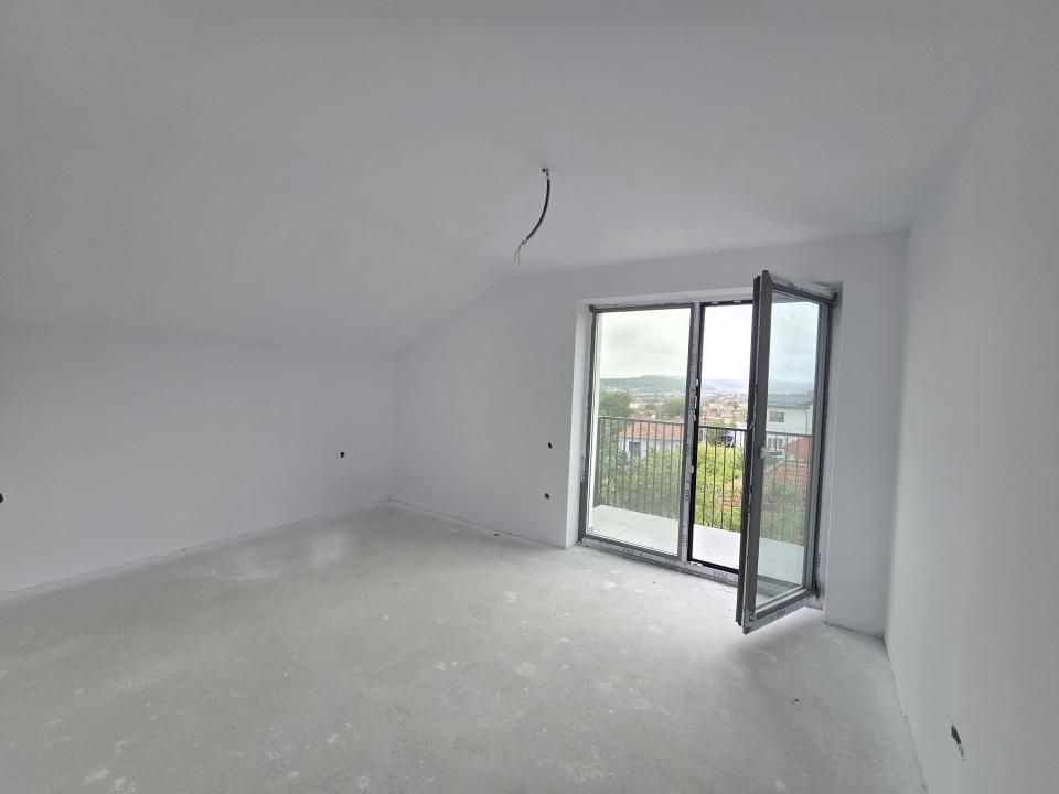 Casa individuală spațioasă cu garaj, D+P+E, 210mp utili, Dâmbul Rotund – fotografia 17 din 19