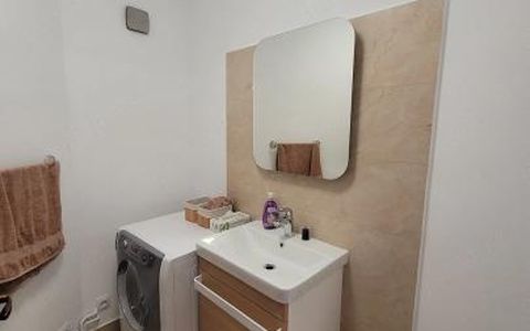 3 Camere de inchiriat | Decebal | Metrou | Birou | Centrala |