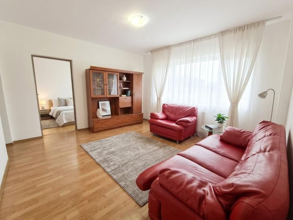 Apartament cu 3 camere langa Palas, intermediar, fara risc, semidecomandat! – fotografia 3 din 8