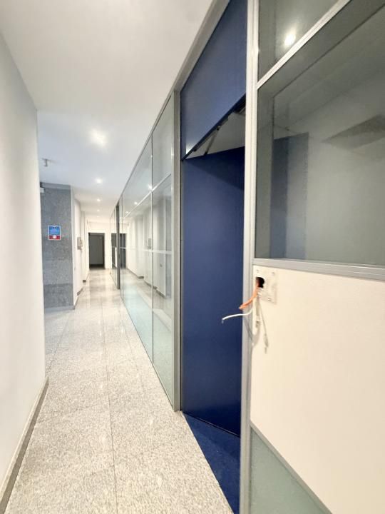 Spatiu comercial In Stefan cel Mare, Stradal, Vitrina 26 ml - Centrala Proprie – fotografia 16 din 21