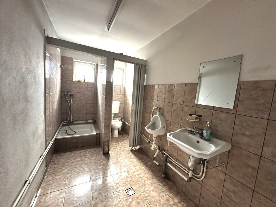 Hala de vanzare 259 mp cu teren 750 mp utilitati – fotografia 10 din 18