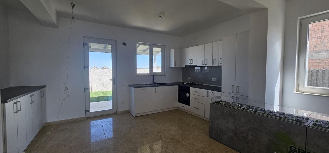 Casa 4 camere, P+1, 99mp | gaz, curent, apa si canal | Acces rapid DR9 – fotografia 3 din 16