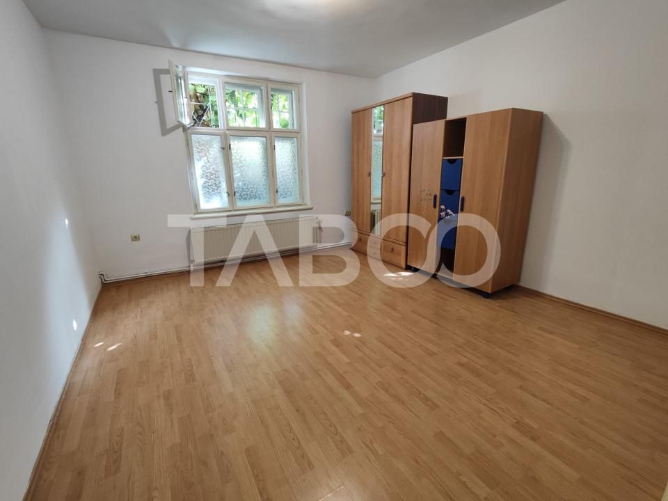 Apartament decomandat 93 utili curte proprie pivnita Sub Arini Sibiu – fotografia 3 din 20