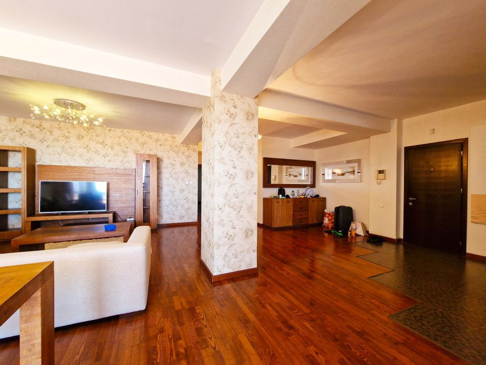 De închiriat Apartament de 3 Camere, Vedere la Mare, în Centru, 180mp utili. – fotografia 5 din 14