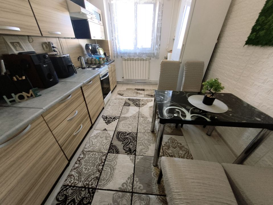 APARTAMENT 2 CAMERE I 54 MP I CETATE BULEVARD I MOBILAT SI UTILAT I – fotografia 7 din 8