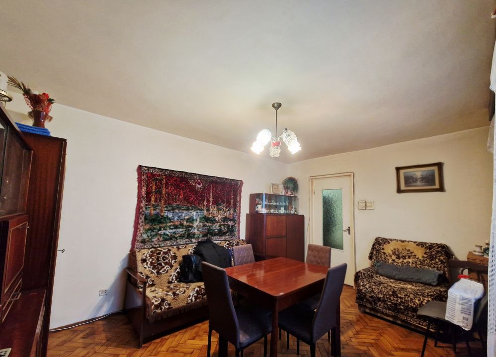 Apartament spatios cu balcon inchis si beci in zona Supeco – fotografia 3 din 17
