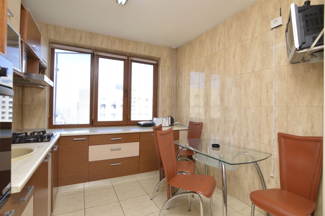 VANZARE UN APARTAMENT DE 3 CAMERE DRISTOR – METROU DRISTOR – fotografia 10 din 31