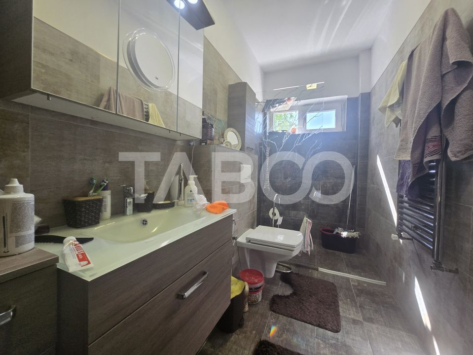 Casa de vanzare 260mp 7 camere curte 113mp in zona Trei Stejari Sibiu – fotografia 3 din 11