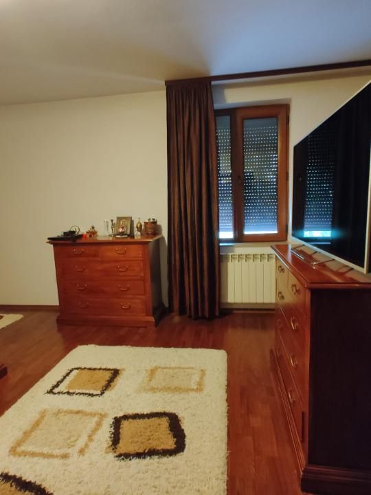 Vilă exclusivistă de vânzare în Iași – 450 mp utili și teren de 2.000 mp – fotografia 15 din 23