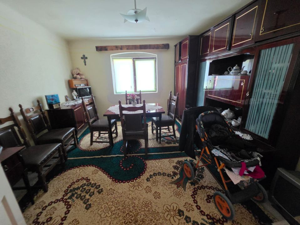 Casa la tara, Apoldul de Sus, 4 camere dormitoare, anexe, pivnita, teren 1200 mp – fotografia 22 din 43