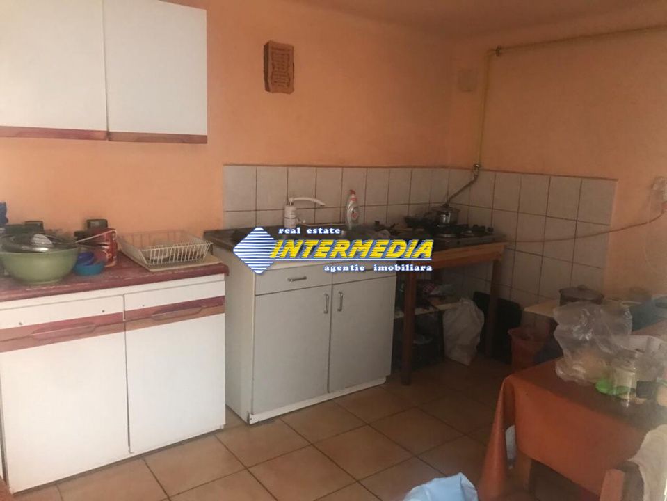 Casa de vanzare cu 3 camere in Alba Iulia zona Centru – fotografia 2 din 12