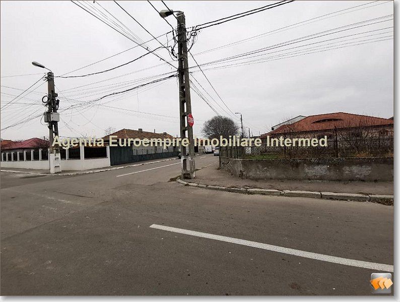 Vand teren in Palazu Mare zona centrala – fotografia 3 din 8