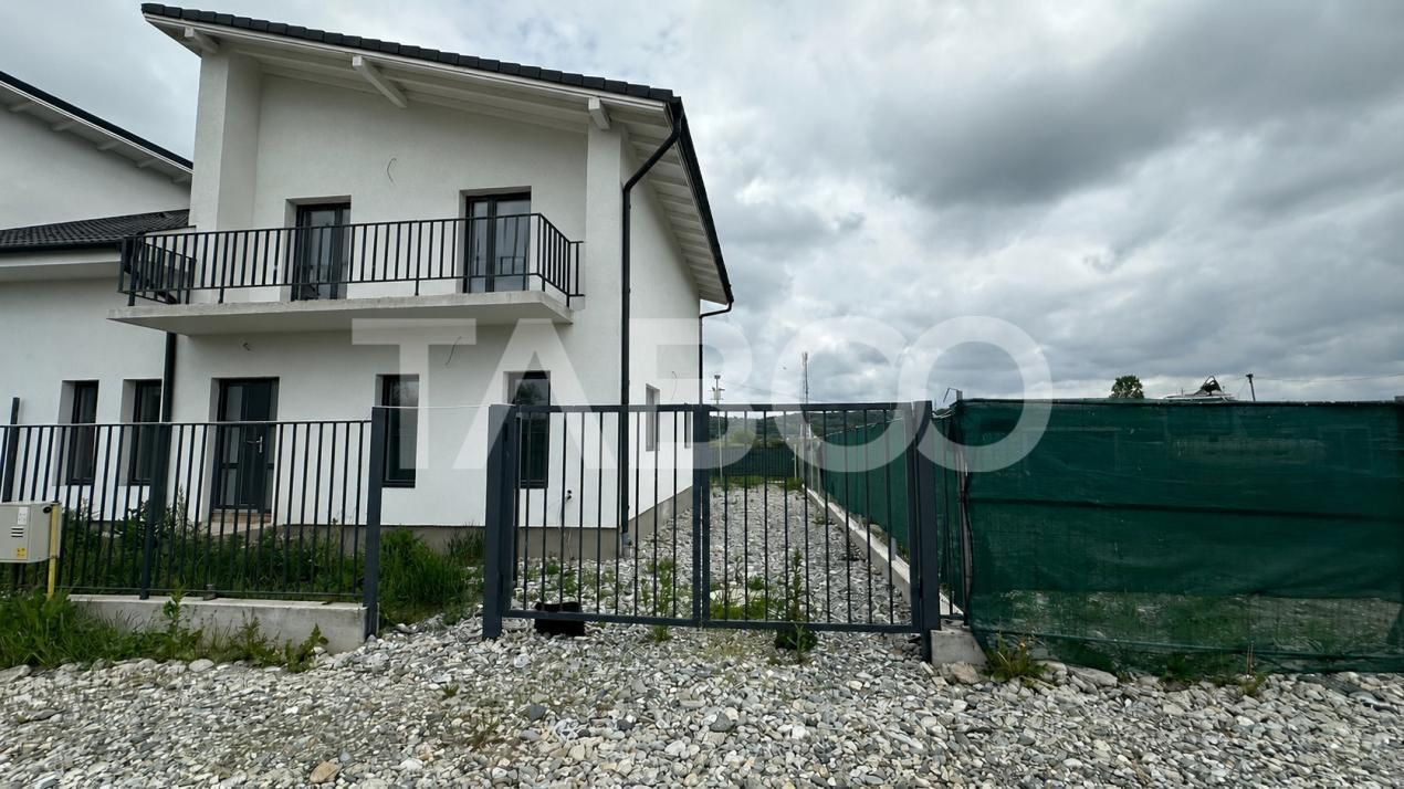 Casa tip duplex cu acces 2 strazi cu curte libera 195 mp Mohu Sibiu – fotografia 1 din 13