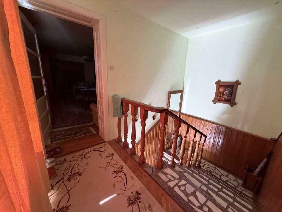 Sebeș Centru – Casă cu suflet 7 Camere 700 mp Teren 2 Garaje Curte Gradină – fotografia 31 din 37