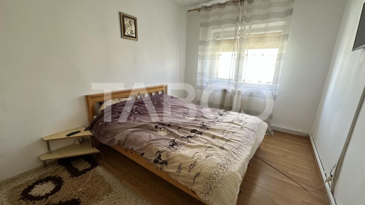 Apartament  4 camere 2 ba in bloc cu lift pivnita Mihai Viteazul Sibiu – fotografia 14 din 16