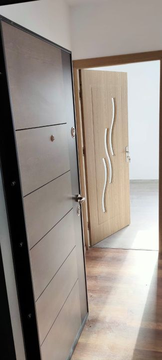 Clădire multifuncțională de vânzare – 24 locuinte, curte, randament ridicat – fotografia 26 din 28