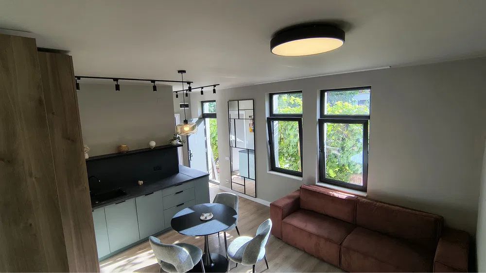 Apartament 2 camere la casa - curte - 2 locuri de parcare - Central – fotografia 1 din 8