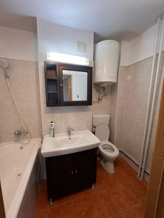 Apartament cu 2 camere, decomandat - Gheorghe Lazar – fotografia 7 din 8