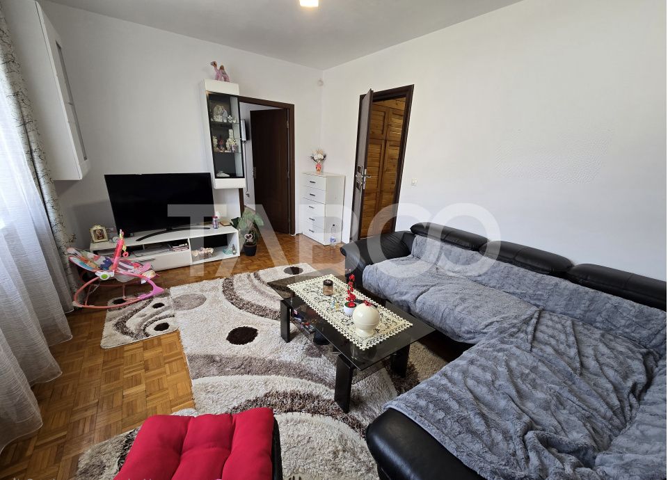 Apartament 2 camere de vanzare mobilat cu balcon in Terezian Sibiu – fotografia 8 din 14