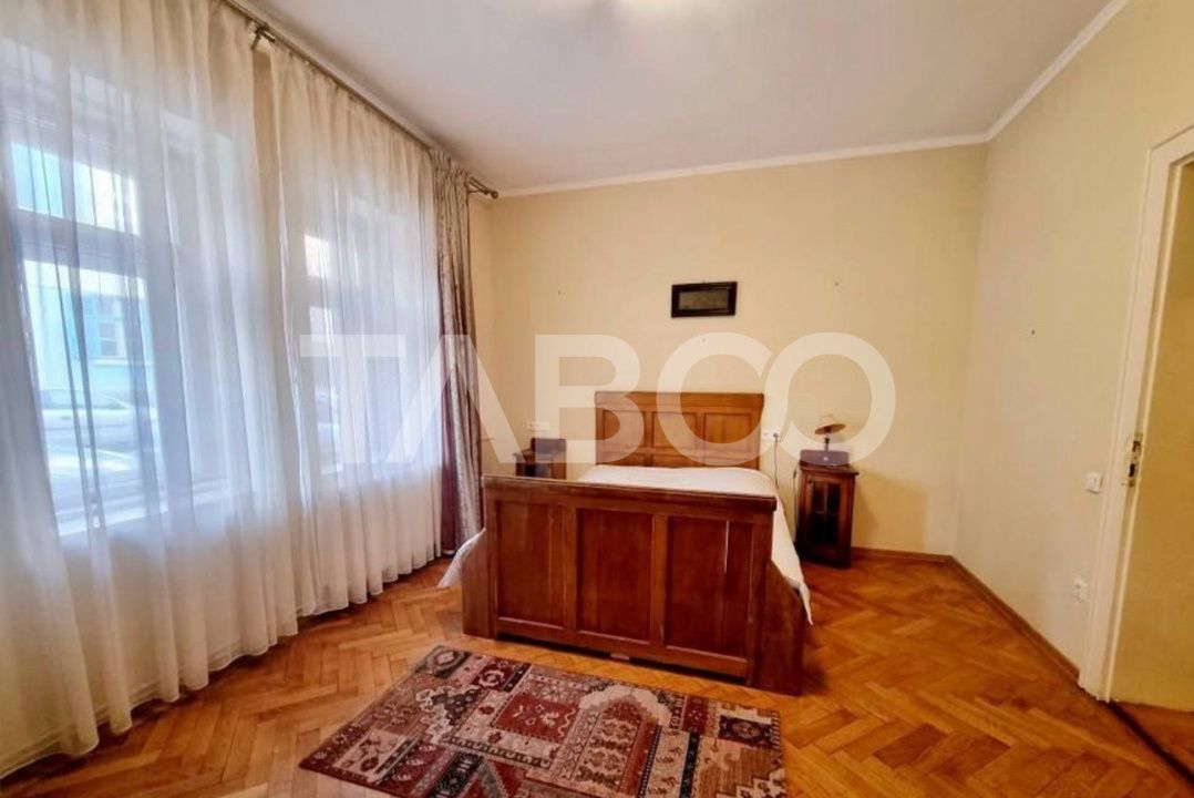 Apartament de vanzare 2 camere 2 bai 2 pivnite Centrul Istoric Sibiu – fotografia 1 din 8