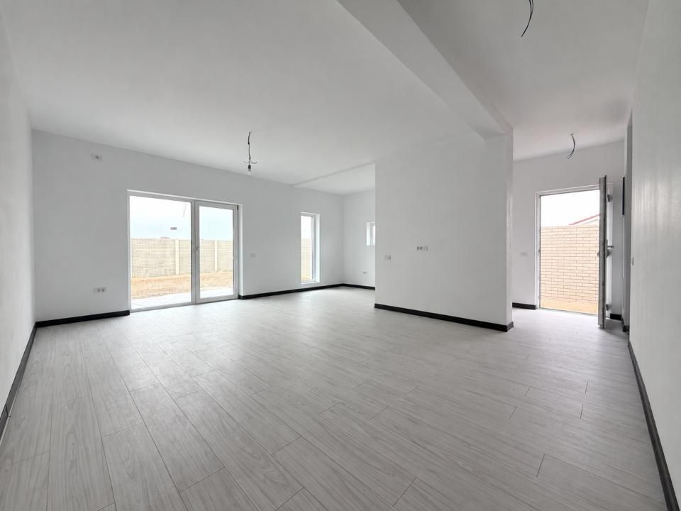 Duplex 3 camere, parter, 90mp utili, 310mp teren, terasa 14mp-Sag – fotografia 3 din 13
