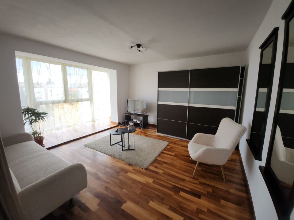 De închiriat - Apartament 3 camere - Str Nicolae Iorga – fotografia 1 din 5