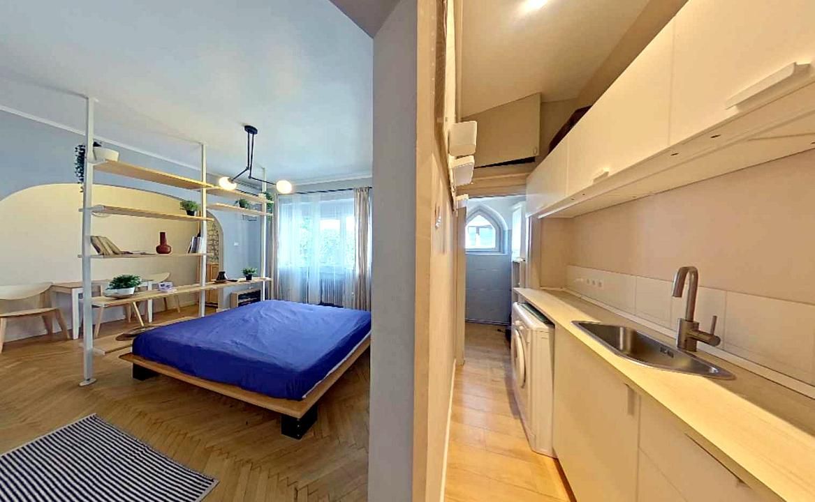 Central Location | Architect-Designed Studio | Turnkey Airbnb Investment – fotografia 3 din 18