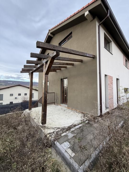 EXCLUSIVITATE !! COM 0% !! De vânzare duplex 4 cam 160 mpu D+P+E str Oasului – fotografia 24 din 31